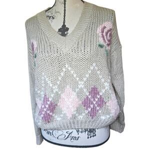 Vintage Grandmacore Handknitted Sweater Cream Roses The Weathervane Size M